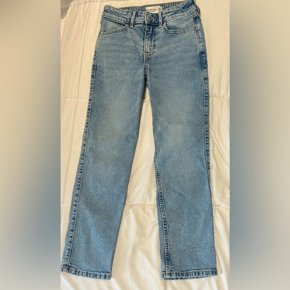 Girls abercrombie High Rise Straight Leg Jeans size 9/10